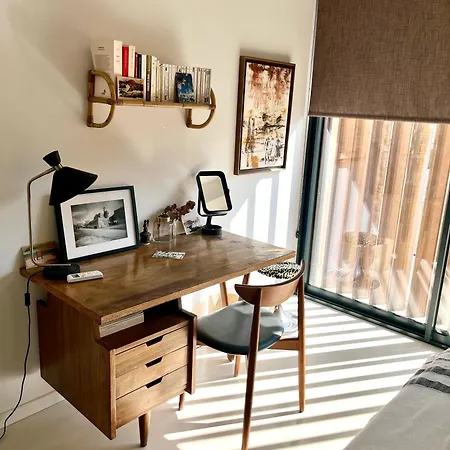 Nid Douillet Sur Roof * Περπινιάν