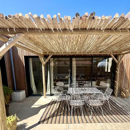 Nid Douillet Sur Roof * Περπινιάν